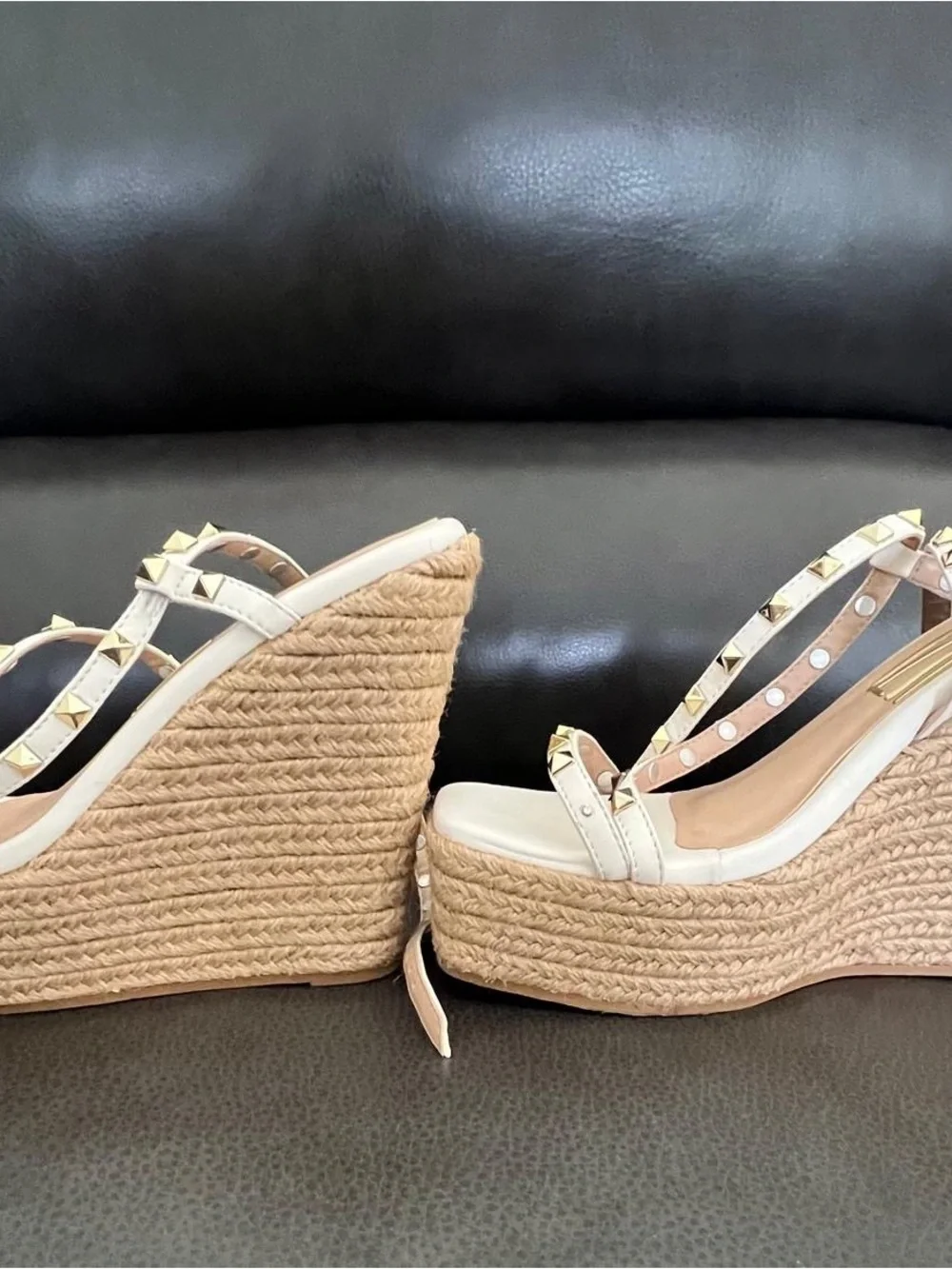 UZU white strappy